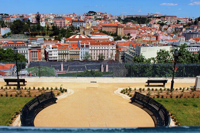 1 hour in Tuk Tuk to access the famous viewpoints of Lisbon - Why this 1-hour tuk tuk orientation feels like a smart first move