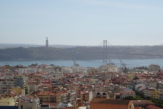 1-hour private eco tuk-tuk tour for up to 6 people through Lisbon - Miradouro Das Portas do Sol: A Tagus-First Welcome to Lisbon