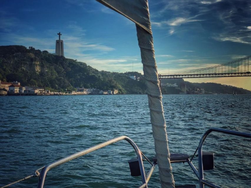 1 Hour Private - Lisbon: Sailing Tour With Wine and History - Wine on a sail: small detail, big mood boost