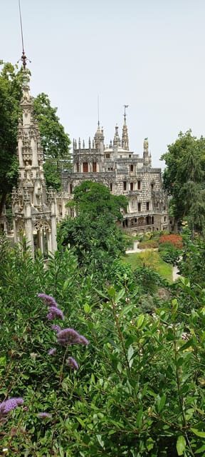 1 Hour Private Sintra Sightseeing Tour by Renault 4L - Pace and private guiding: what a good guide does for your day
