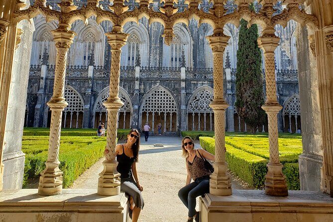 10h guided tour of Fátima Óbidos Nazaré Batalha and Alcobaça - Fátima shrine: iconic basilicas and the shepherds’ tombs