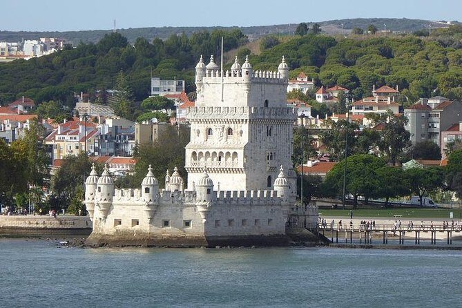 2 Day Pack: Lisbon and Sintra Full Day Tour - Day 1 hilltop views: Senhora do Monte, Graça, and Santa Catarina