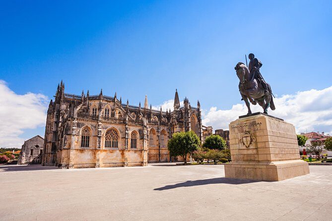 2-Day Sacred Portugal Trip: Fátima, Batalha, Nazaré and Óbidos, from Lisbon - Nazaré: coastal town, quick walk, and included lunch