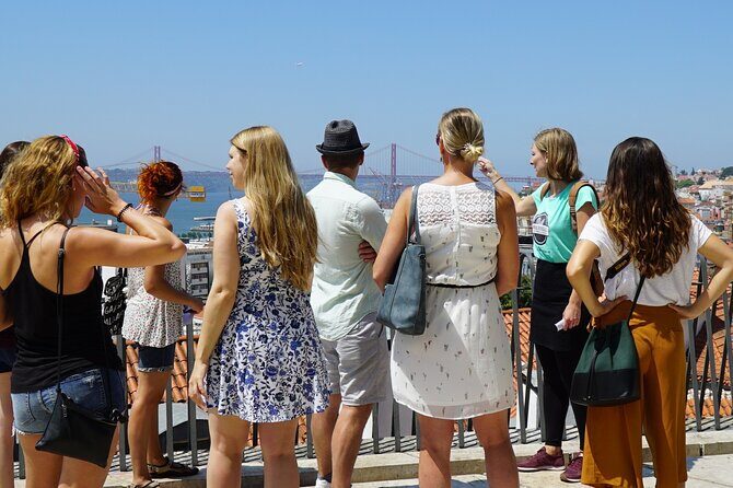 2-hour city tour of Lisbon's highlights - Stop 7: Miradouro de Santa Catarina and a postcard view with context