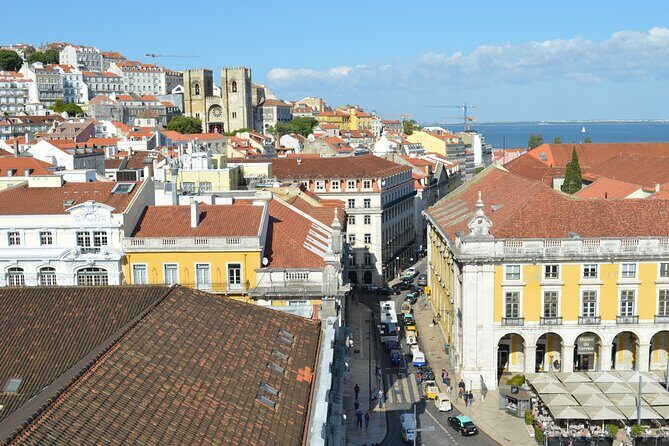 2-hour city tour of Lisbon's highlights - Stop 2: Elevador de Santa Justa and the best angles toward Lisbon Castle