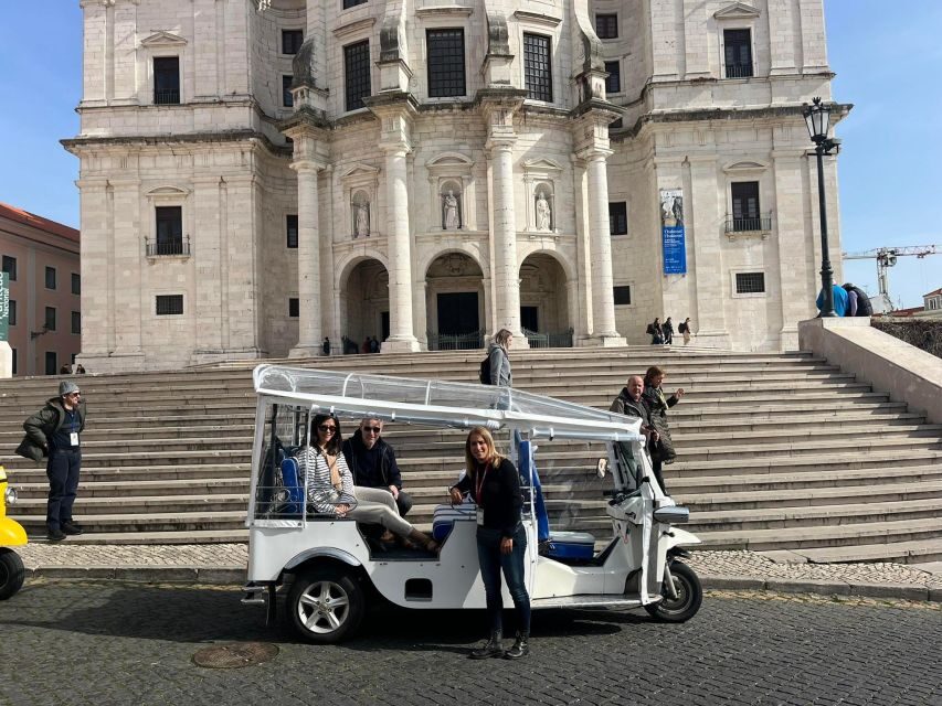 2-hour tour around Lisbon - Riversides and Square Stops: Carmo Convent and More Views