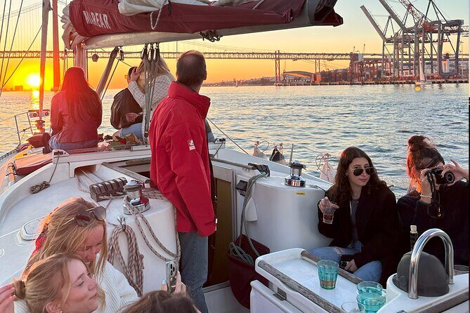 2 Hours Private Sailing Tour with Wine and Snacks - The sunset approach: your history lessons should not steal your view time