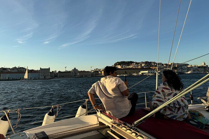 2 Hours Private Sailing Tour with Wine and Snacks - The discovery monument from the Tagus: history told with the right context