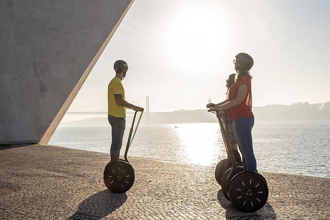 3-Hour: Segway Guided Tour along the Tagus River to Belém - Crossing the 25th of April Bridge: a familiar style, a distinct feeling