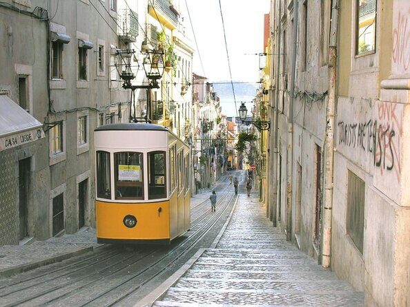 3 Hours Tuk Tuk Tour - Lisboa beyond the guidebooks - Key things that make this Lisbon tuk tuk tour worth your time
