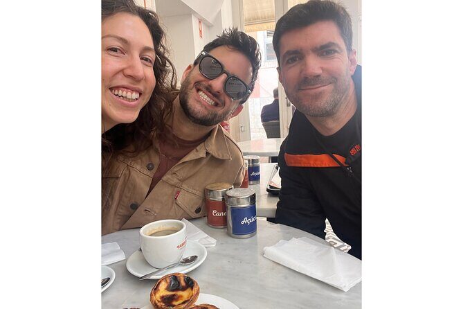 3h30 Tour | Lisbon Essentials: See, Taste and Learn with a Local - A 3.5-hour tuk-tuk route that gets your bearings fast
