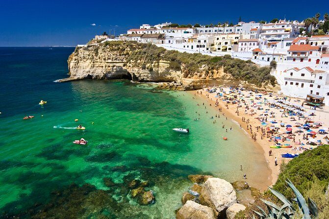 4-Day South Portugal Tour from Lisbon: Lagos, Algarve Coast, Sagres, Évora, Beja and Setúbal - Getting There: Coach Comfort, Pickup, and the Reality of Group Timing