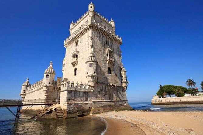 4-hour Tuk Tuk Tour of Belém, City Center, and Lisbon's Old Town - Lisbon Cathedral and the Saint Antony church moment