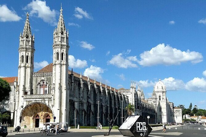 4h/half-day Lisbon Tuk Tuk Tour with a local - Rossio to the cathedral area: Lisbon’s religious center in motion