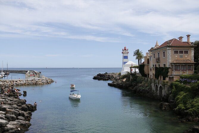 5-Day Private Itinerary in Portugal - Porto on foot: tiles, stations, and a cello of church details