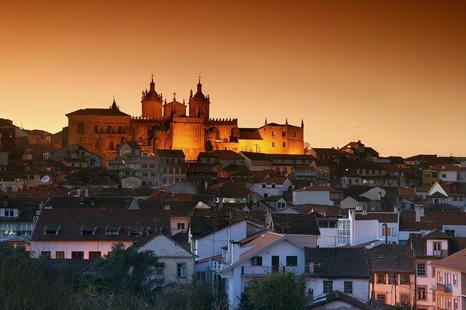 6-Day North Portugal Tour: Porto, Braga, Fátima, Coimbra, Guimaraes, Aveiro and Batalha, from Lisbon - Porto’s guided morning: Bolsa, Saint Francis, and a port tasting