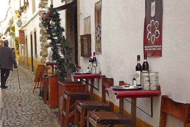 6-Day North Portugal Tour: Porto, Braga, Fátima, Coimbra, Guimaraes, Aveiro and Batalha, from Lisbon - Fátima to Coimbra to Aveiro: University of Coimbra without the headache