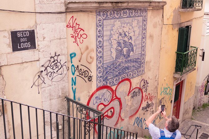 Alfama Photo Walk – Lisbon Photography Experience Led by a Local - Price and value: does $112.82 make sense?