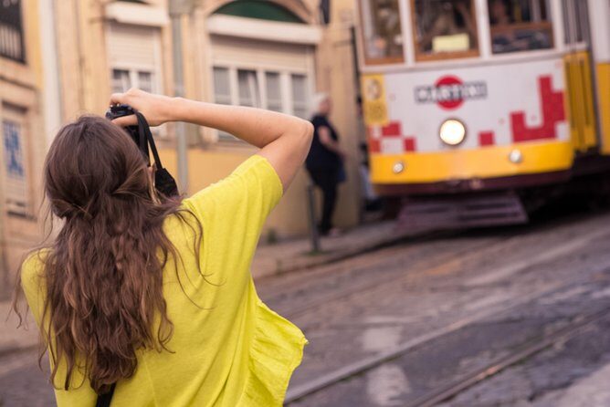 Alfama Photo Walk – Lisbon Photography Experience Led by a Local - Stop-by-stop: where your camera finds the story