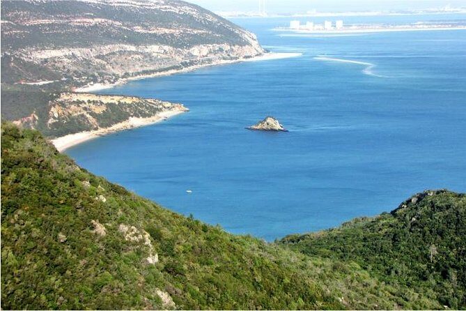 Arrabida and Bacalhoa Wine Tasting Private Tour from Lisbon - Sesimbra Castle swap and Cristo Rei: finishing with Lisbon under a bright sky