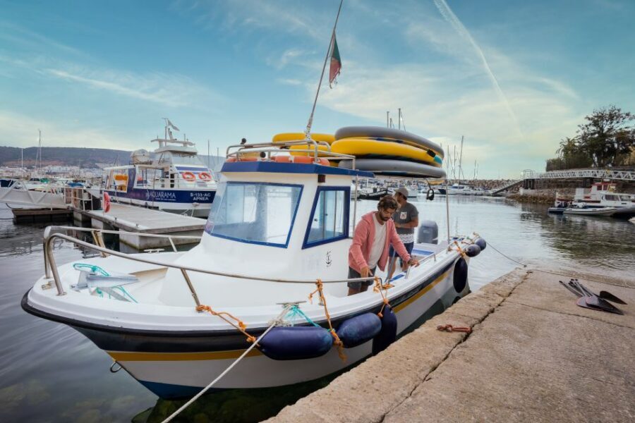 Arrábida: Boat tour along the heart of Sesimbra - SUP on calm coves: Easy fun with real sea time