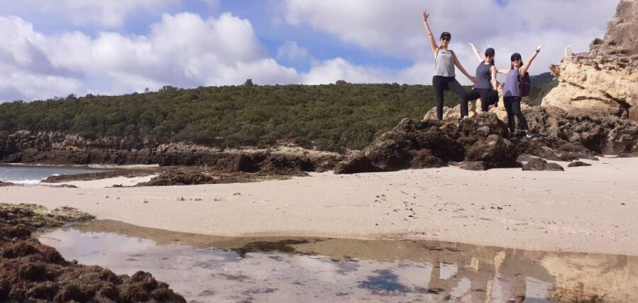 Arrábida Jeep tour to the most beautiful beach of Europe - Serra do Risco: the “stone wave” limestone cliff photo moment