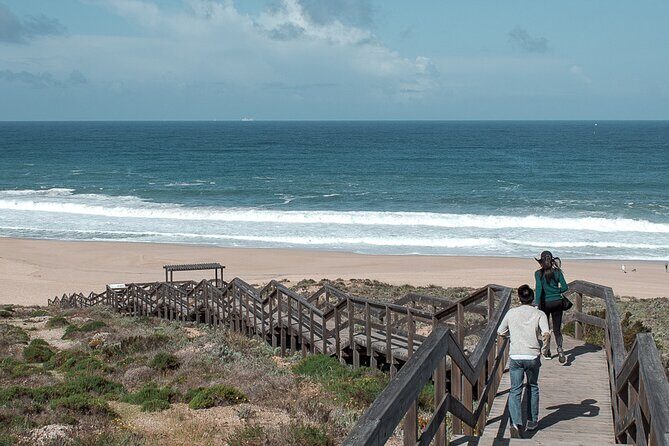 Arrábida Natural Park and Sesimbra Day Trip from Lisbon - From Lisbon pickup to Ponte 25 de Abril: the ride that sets the tone