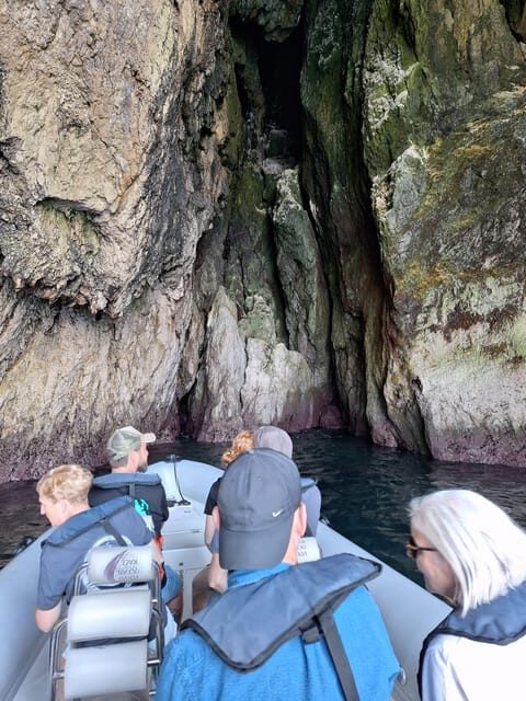 Arrábida - Sesimbra: Boat Tour Mysteries of Cape Espichel - The guide’s role: legends plus clear explanations