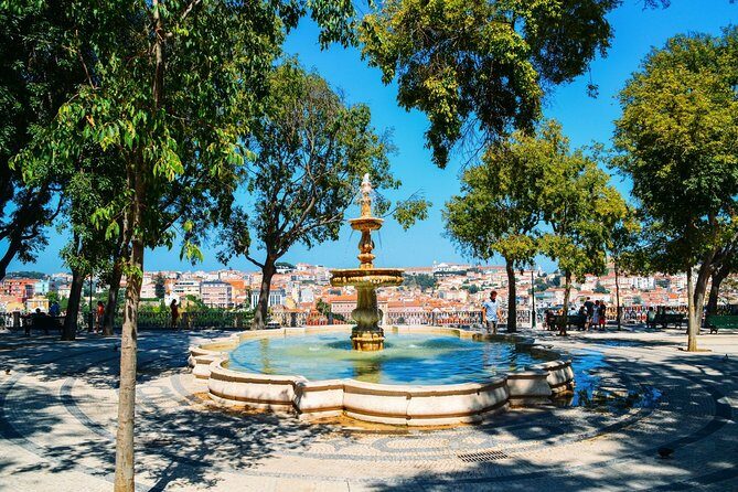 Arrival Transfer: Lisbon Airport LIS to Lisbon in Business Car - Timing That Works: 60 Minutes Free Waiting With Flight Tracking