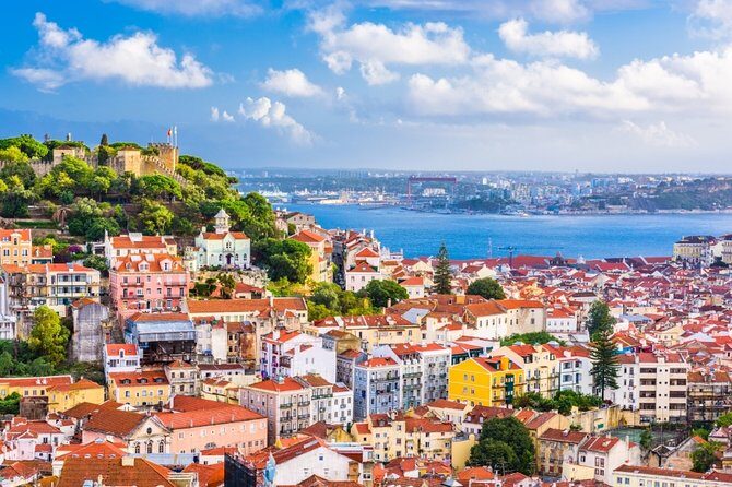 Arrival Transfer: Lisbon Airport LIS to Lisbon in Business Car - Finding Your Driver Fast in LIS Arrivals