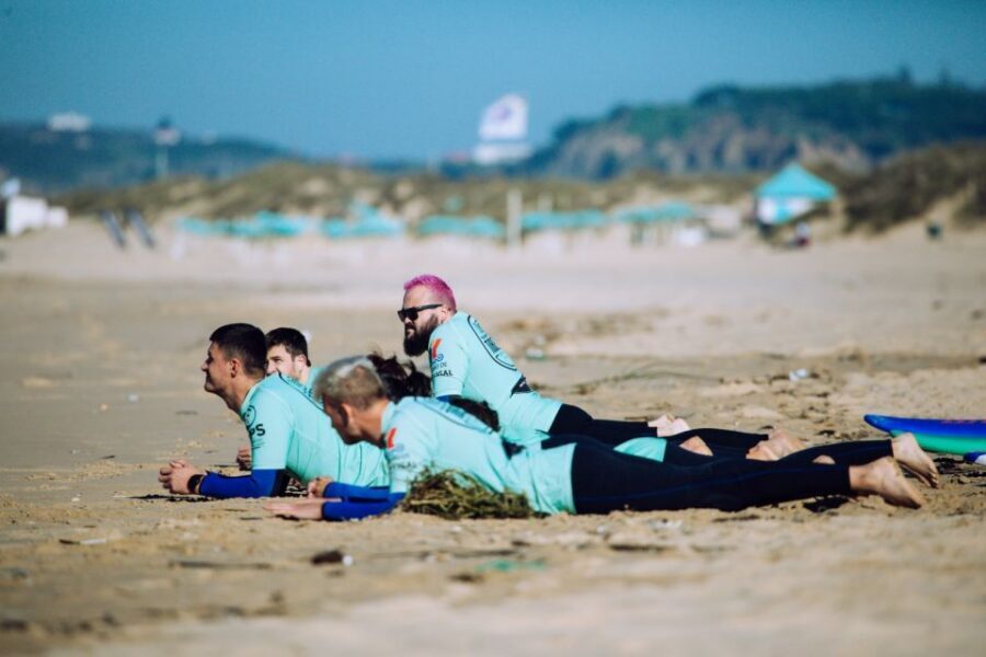 Aulas de Surf/Surf Lesson - Lisboa - A 2-Hour Lisbon Surf Lesson Along Cascais Beaches
