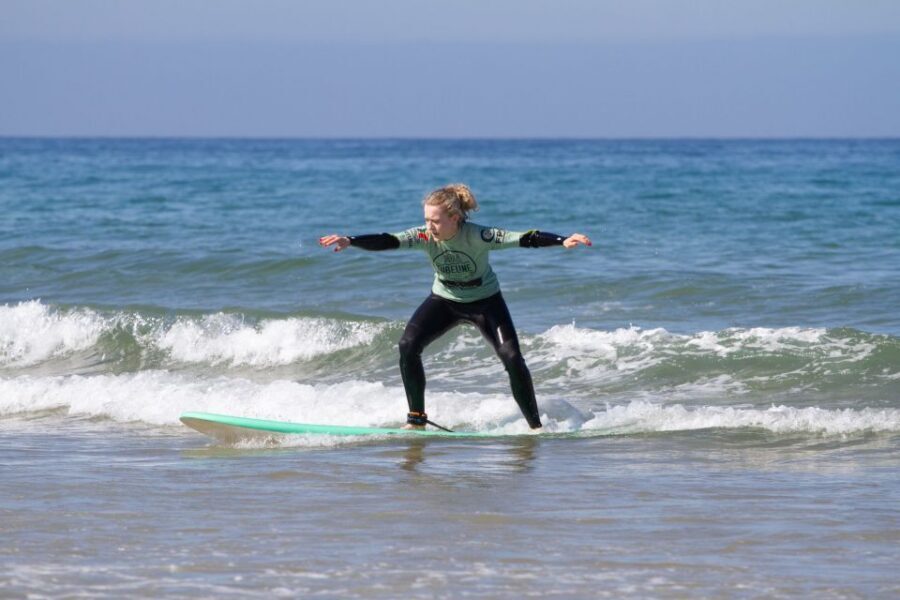 Aulas de Surf/Surf Lesson - Lisboa - Choosing Between Torre, Carcavelos, Guincho, and Praia Grande