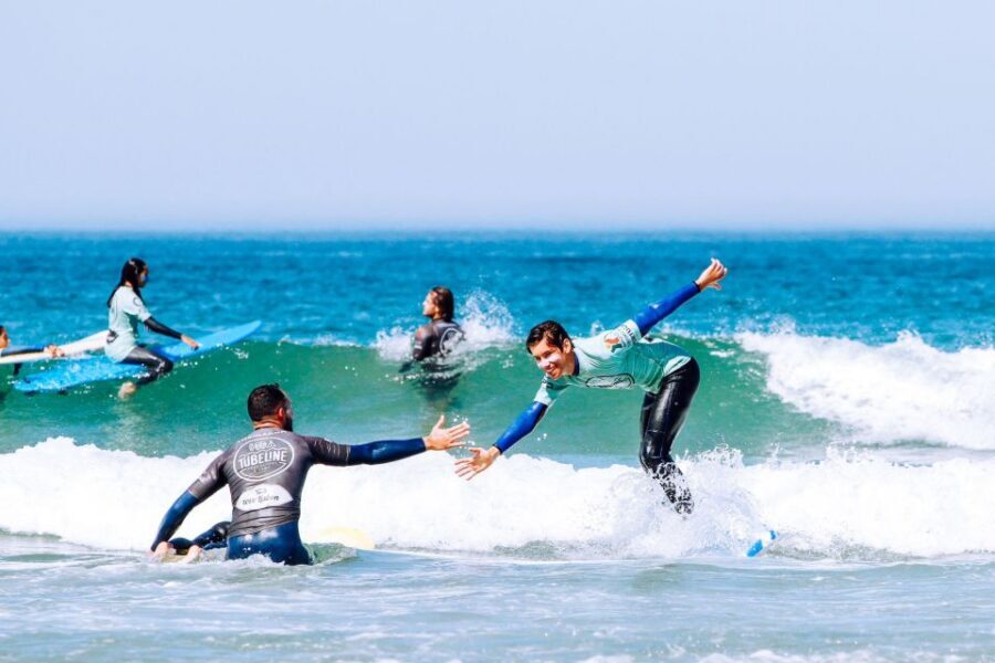 Aulas de Surf/Surf Lesson - Lisboa - Hard Rock Cafe Pickup and Gear-Ready Simplicity