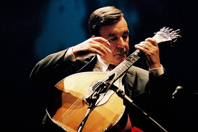 Authentic Alfama Experience: Fado Music and Cultural Walking Tour - Hotel pickup and the smooth start from Lisbon (and Sesimbra)