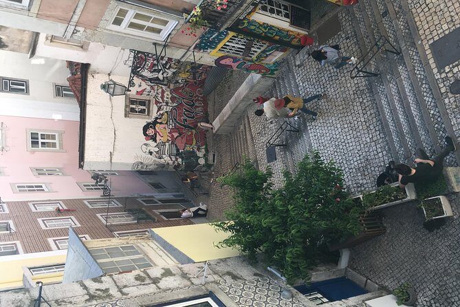 Be a local in Lisbon - Private Tour - Alfama’s oldest lanes: walking the Lisbon you’ve seen in postcards