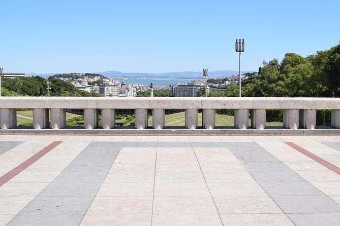 Be a local in Lisbon - Private Tour - How the day flows: pickup, vehicle comfort, and walking time