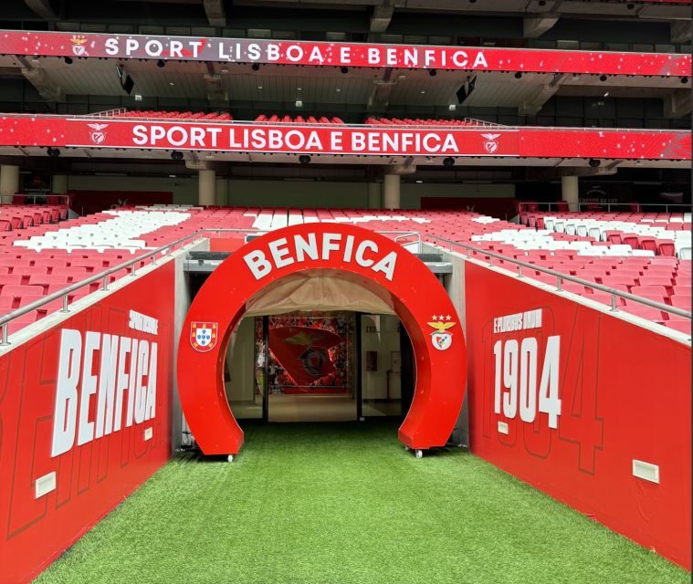 Benfica Stadium and Museum Tour - Luz Stadium access: from photo stops to locker rooms