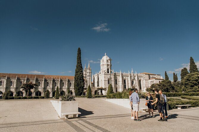 Best of Belem: Monastery & Walking Tour with River Cruise - Monument to the Discoveries and Belém Tower: tying the street to the sea