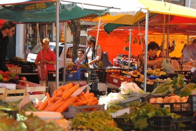 Best of Caldas da Rainha with a local guide - Praça da República: the street market that runs every day