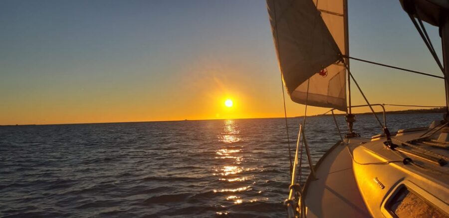 ⛵Bluemotion Lisbon⛵: Sunset sailing tour in Tagus River - Getting to Doca de Alcântara (Gate 1) Without Stress