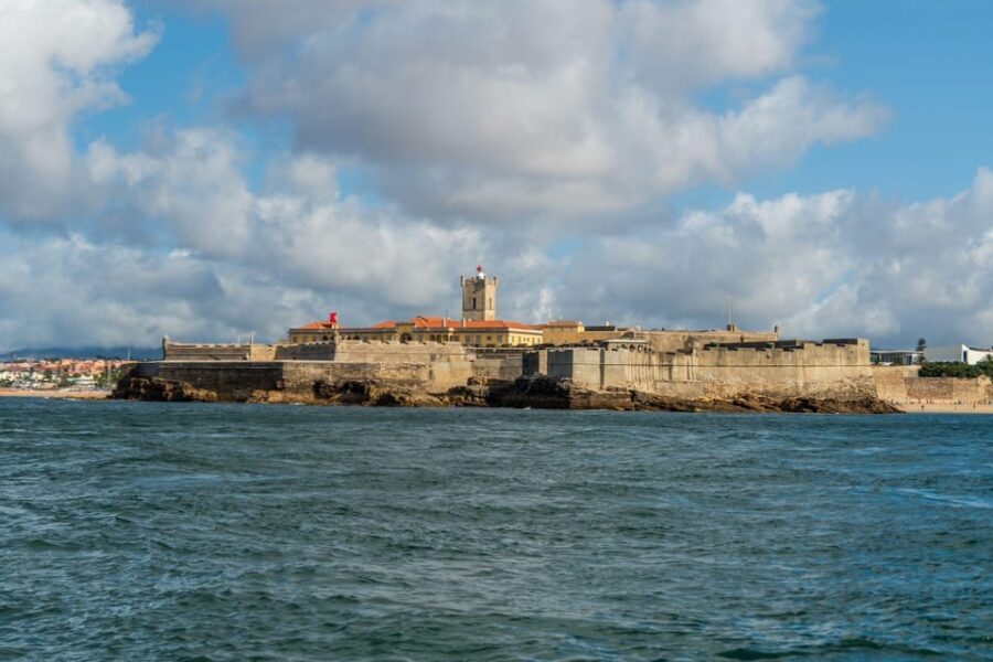 Boat tour: charming Cascais Coast to Lisbon lighthouse - Cascais Coast to Lisbon Lighthouse: what the 90 minutes really delivers