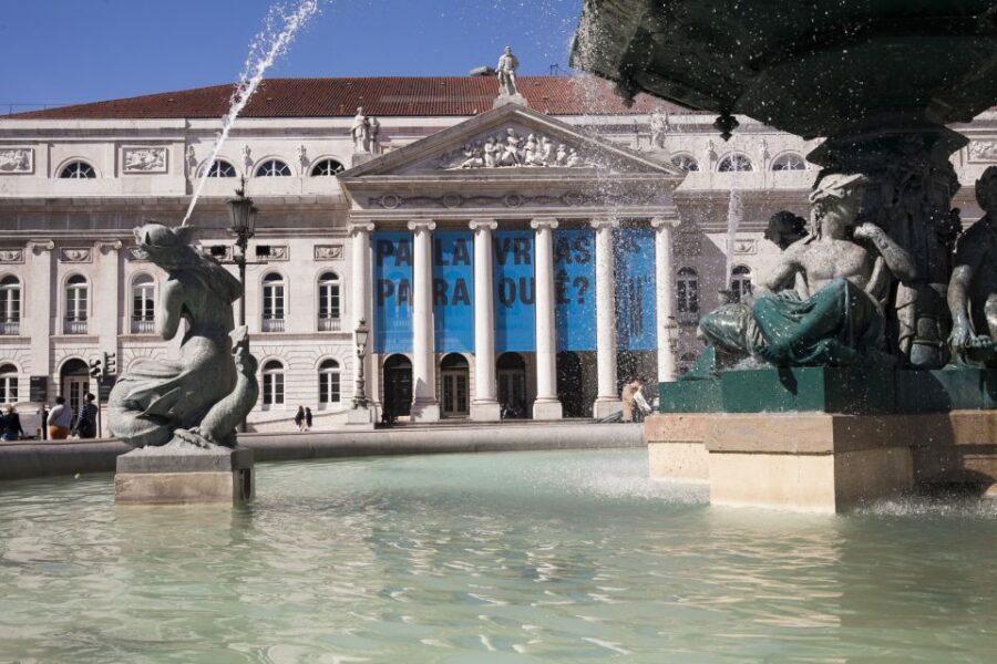 Burguês: Lisbon City Center Private Tuk Tuk Tour - Rossio Square and Commerce Square: Your Lisbon Orientation Setup