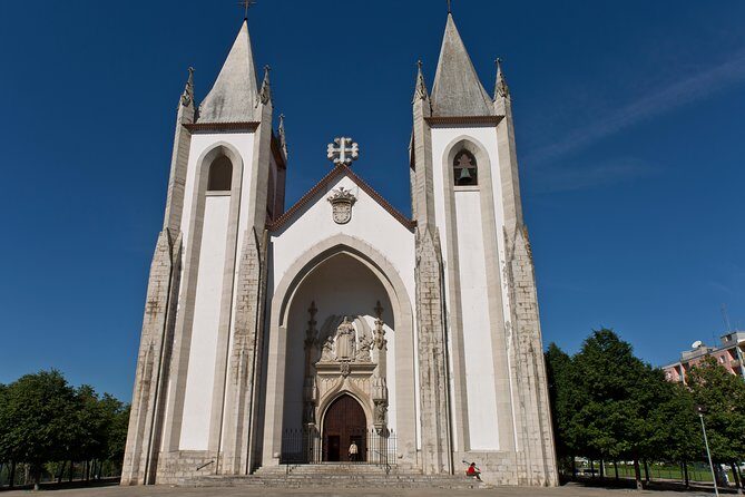 Campo de Ourique, Lisbon Coolest Quarter - Private Walking Tour - Meet at Amoreiras and start with a calm pace