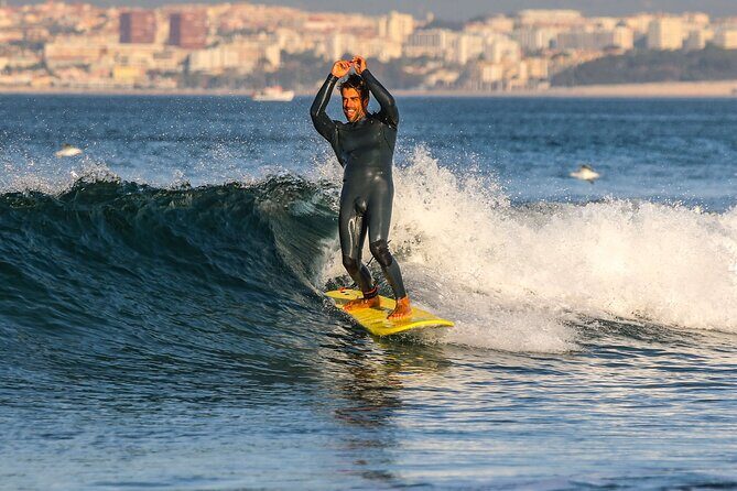 Capifórnia Surf Experience - Lisbon - Group size, skill levels, and the coaching style people talk about