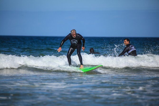 Capifórnia Surf Experience - Lisbon - The lesson structure: basics first, then real practice