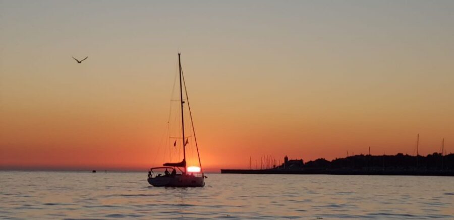 Cascais: 2-Hour Sunset Cruise - Timing, Meeting Point, and What to Wear So You Stay Comfortable