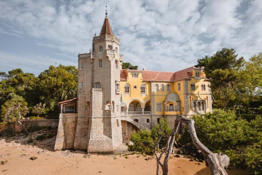 Cascais: Flexible Walking Tour in Historic Center - Rainha Beach finish: closing the loop back at the station