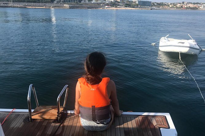 Cascais Private Sailing 2h Cruise with a drink - The crew makes the difference: hospitality, flexibility, and names you might hear