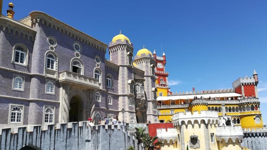 Cascais: Small group tour Sintra & Cabo da Roca & Cascais - From Cascais Train Station to Sintra: the “get oriented fast” start