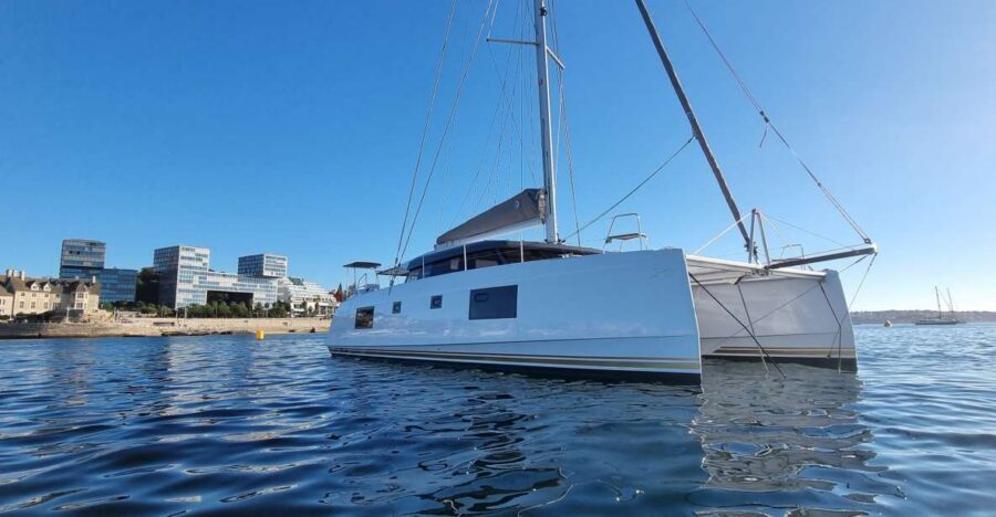 Cascais:Luxury Private Sailing Catamaran Cruise with a Drink - The cruise rhythm: Cascais Bay, forts, and coastal viewpoints
